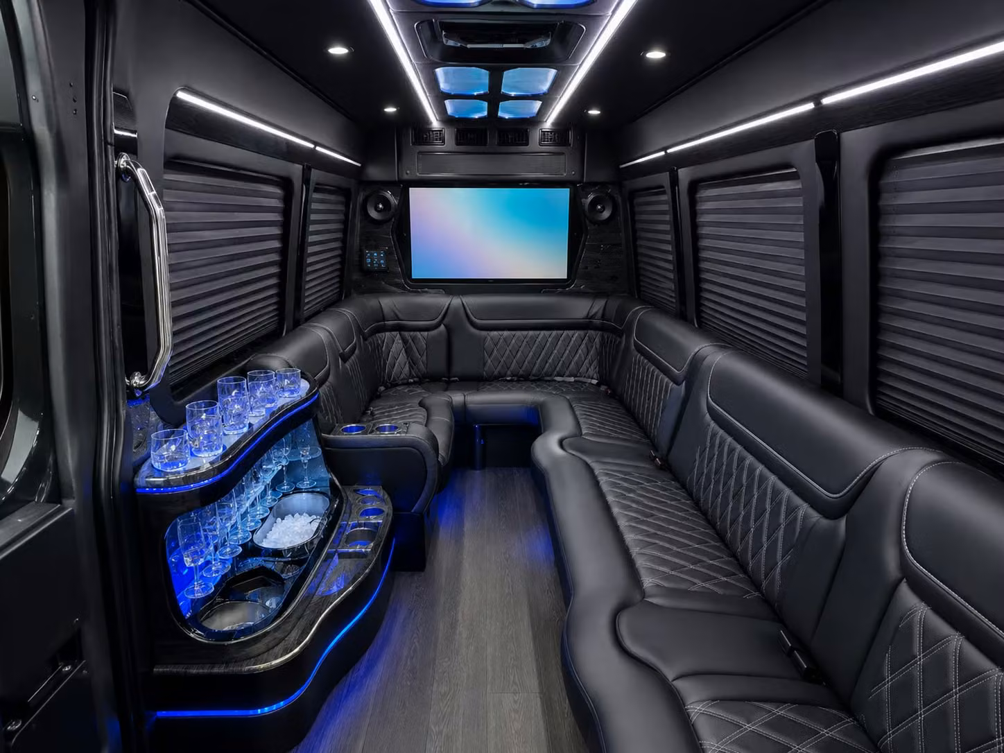 airport shuttle transportation for corporate groups traveling through santa cruz