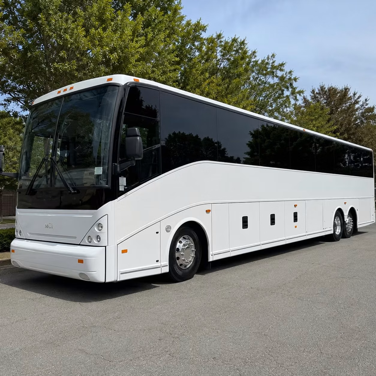 flying into sfo or sjc santa cruz airport shuttle service has you covered